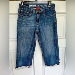 Denizen from Levi's Totally Shaping Capris Blue Jean Capri, Misses Size 4